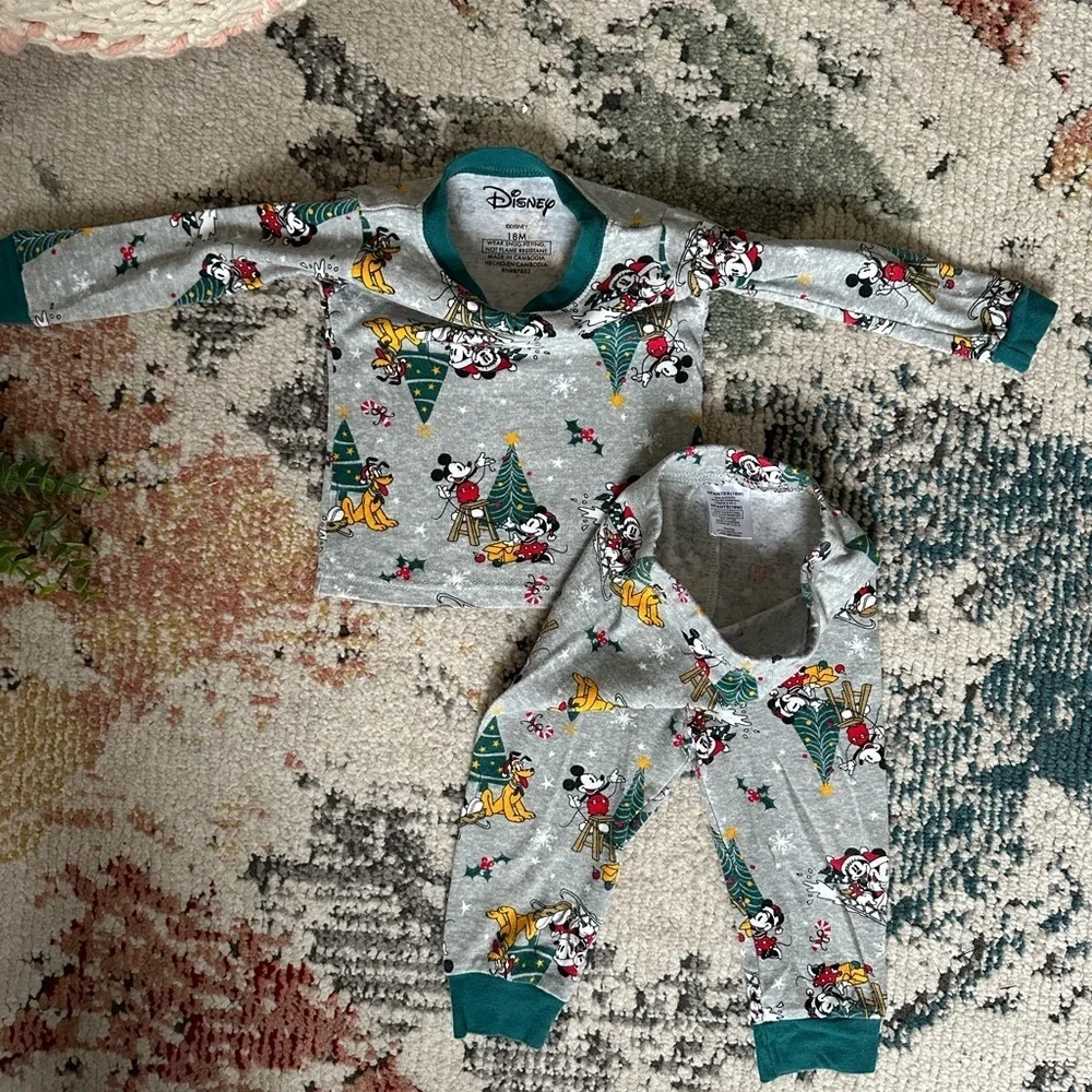 Disney 18 Month Mickey Minnie Mouse Holiday Pajama Set Long Sleeves Snug Fit
